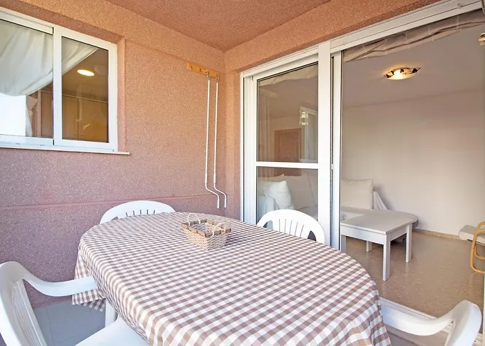 Global Properties, Practico Apartamento Con Piscina En Residencial Brezo Canet