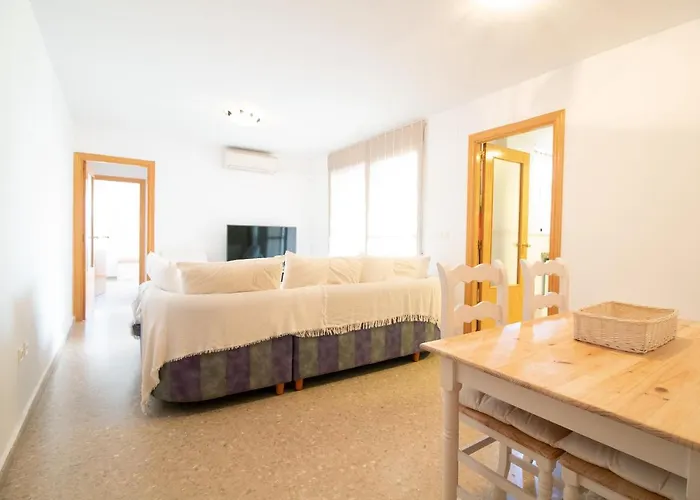 Global Properties, Practico Apartamento Con Piscina En Residencial Brezo Canet