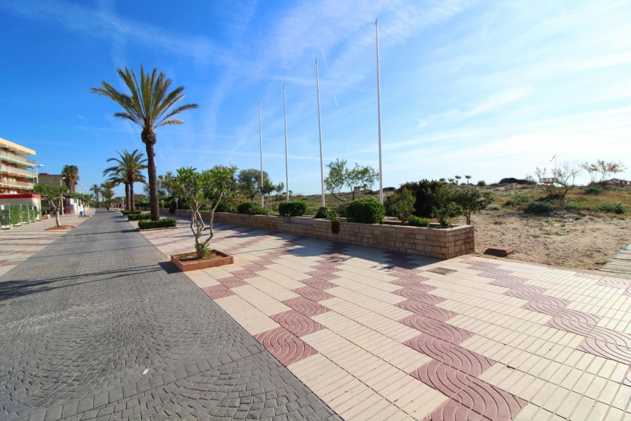 Global Properties, Practico Con Piscina En Residencial Brezo Canet Apartment